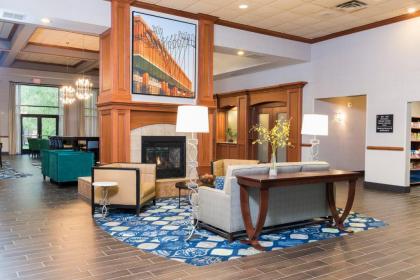 Hampton Inn & Suites East Lansing - image 12