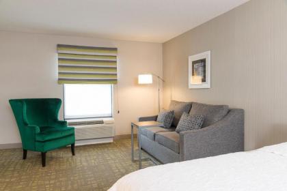 Hampton Inn & Suites East Lansing - image 15