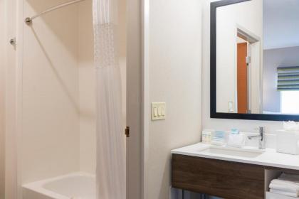 Hampton Inn & Suites East Lansing - image 20