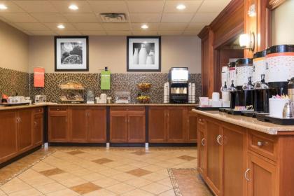 Hampton Inn & Suites East Lansing - image 9