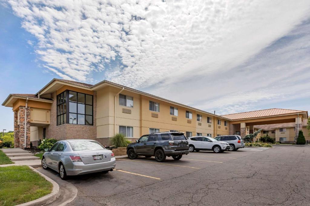 Comfort Inn Okemos - East Lansing - image 6