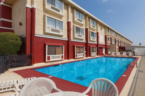 Ramada by Wyndham Oklahoma City Airport North - image 3