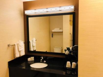 Fairfield Inn and Suites by Marriott Oklahoma City Airport - image 2