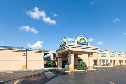 Days Inn by Wyndham Oklahoma City Fairground - main image