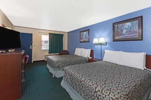 Days Inn by Wyndham Oklahoma City Fairground - image 3