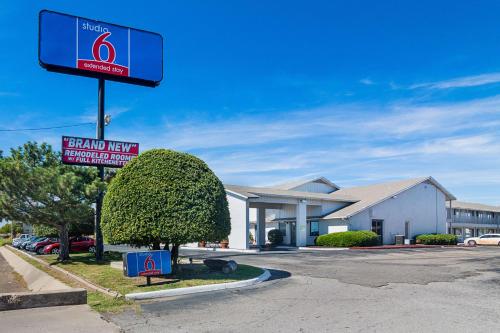 Studio 6-Oklahoma City OK - Airport - main image