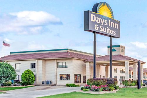 Days Inn by Wyndham Oklahoma City - main image