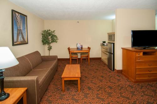 Governors Suites Hotel Oklahoma City Airport Area - image 5