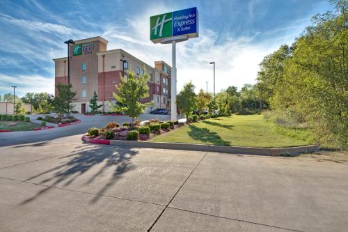 Holiday Inn Express and Suites Oklahoma City North an IHG Hotel - main image