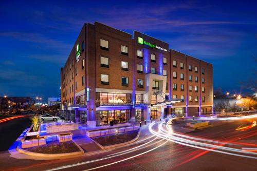 Holiday Inn Express & Suites Oklahoma City Downtown - Bricktown an IHG Hotel - main image