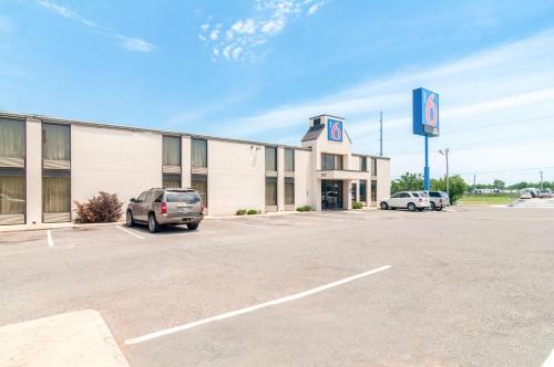 Motel 6-Oklahoma City OK - South - image 3