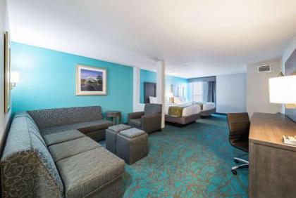 Comfort Inn & Suites - image 3