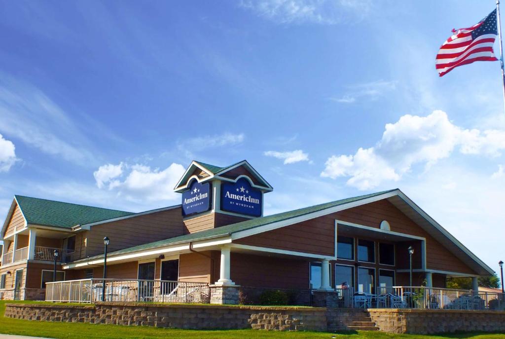 AmericInn by Wyndham Okoboji - main image