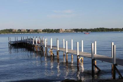 Okoboji Commons Hotel - image 8