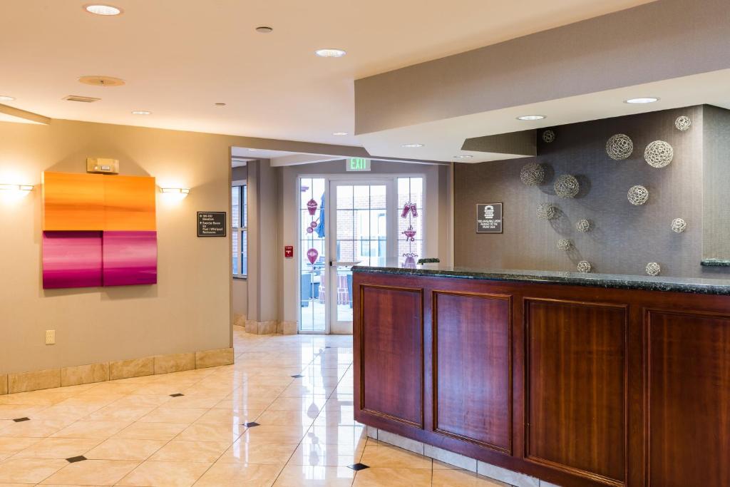 Residence Inn Kansas City Olathe - image 3