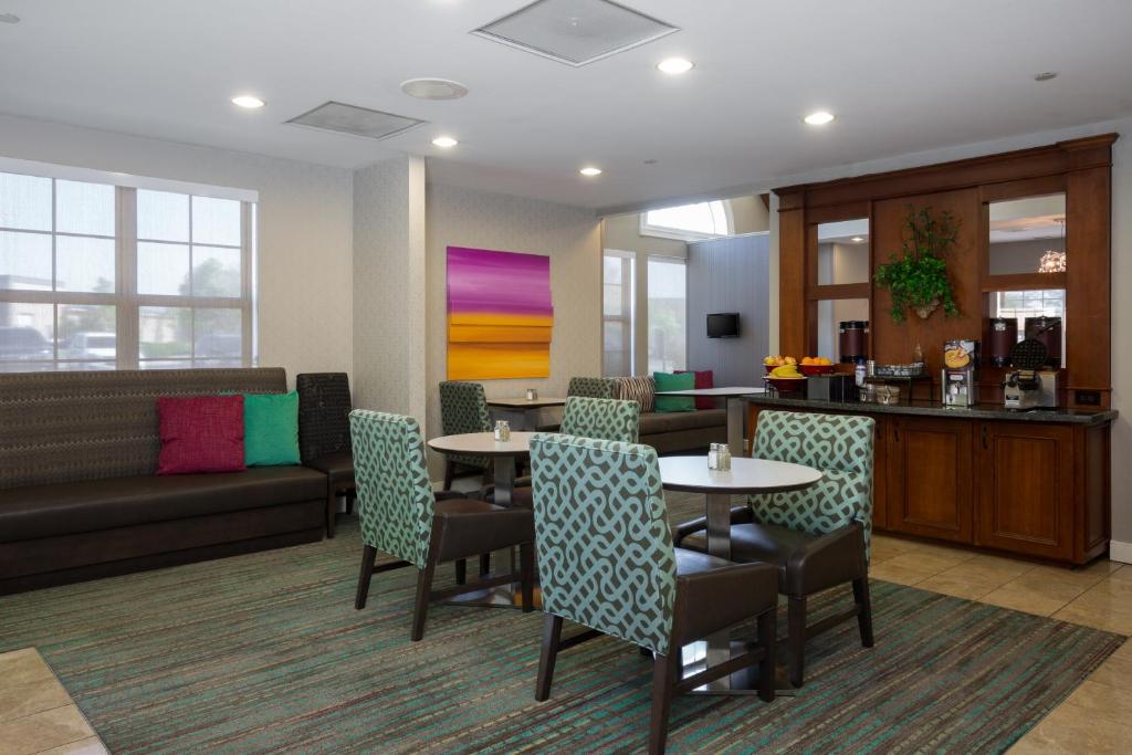 Residence Inn Kansas City Olathe - image 7