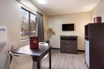 Econo Lodge Olathe - Kansas City - image 6