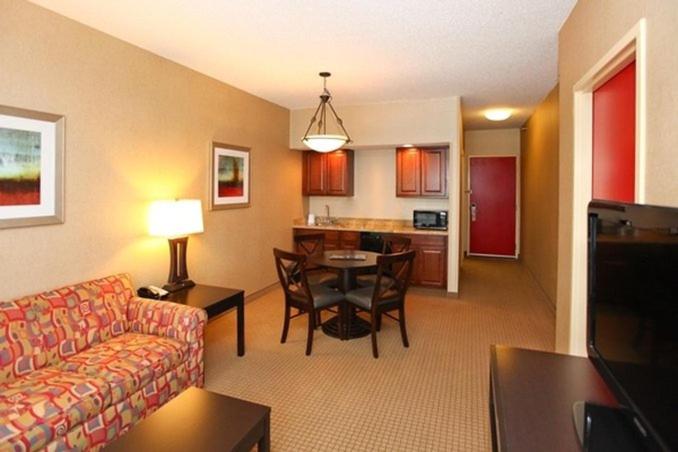 Holiday Inn Express & Suites - Olathe North an IHG Hotel - image 6