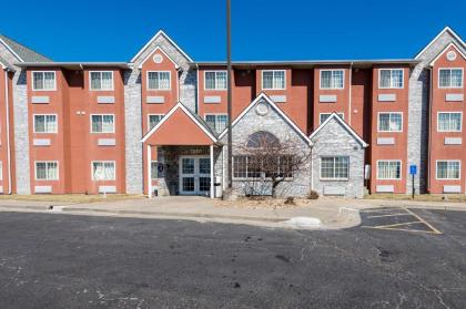 Motel 6-Olathe KS - image 11