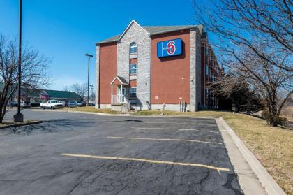 Motel 6-Olathe KS - image 15