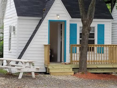 The Landings Inn and Cottages at Old Orchard Beach - image 2