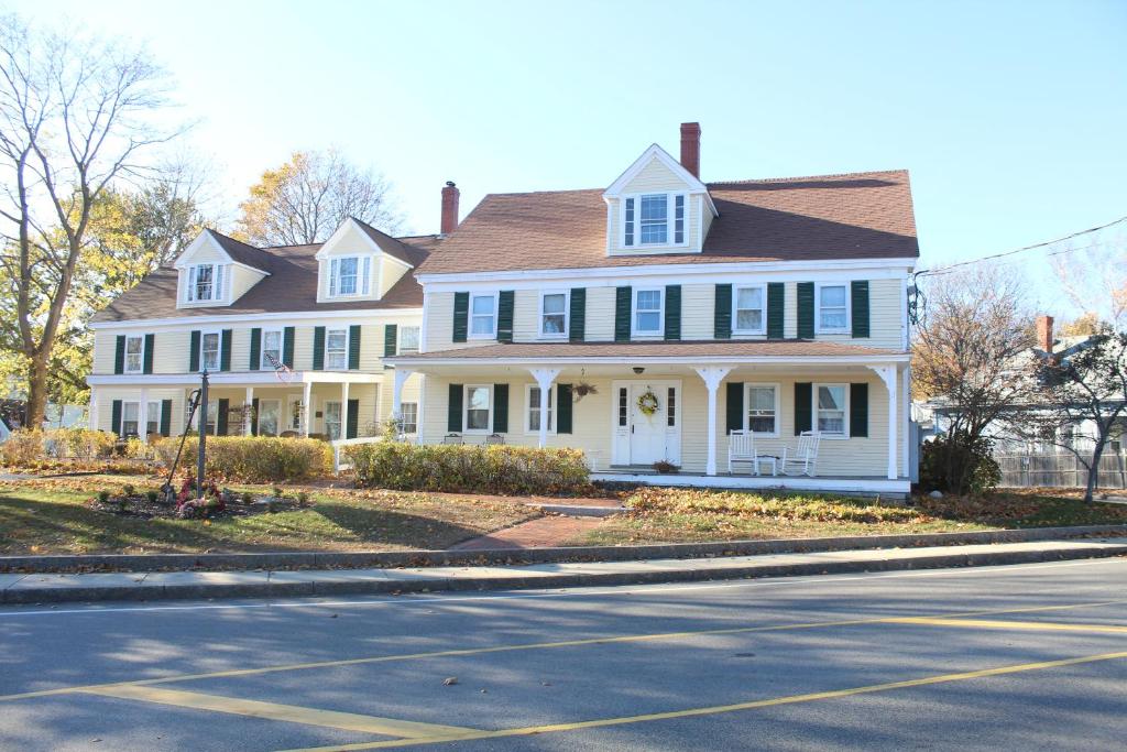 Old Orchard Beach Inn - image 2