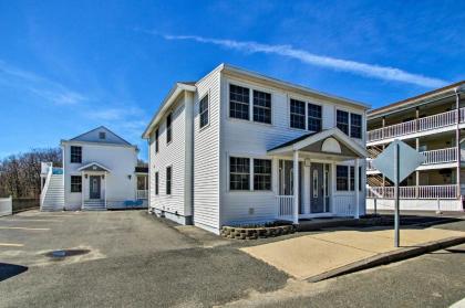 Old Orchard Beach Apt - Walk to Beach and Pier! - image 2