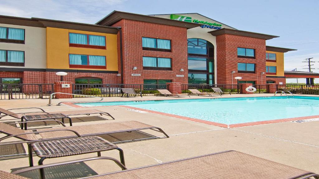 Holiday Inn Express Hotel & Suites Olive Branch an IHG Hotel - image 5