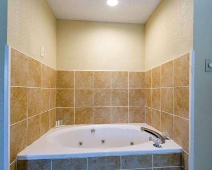 Quality Inn Olive Branch - image 14