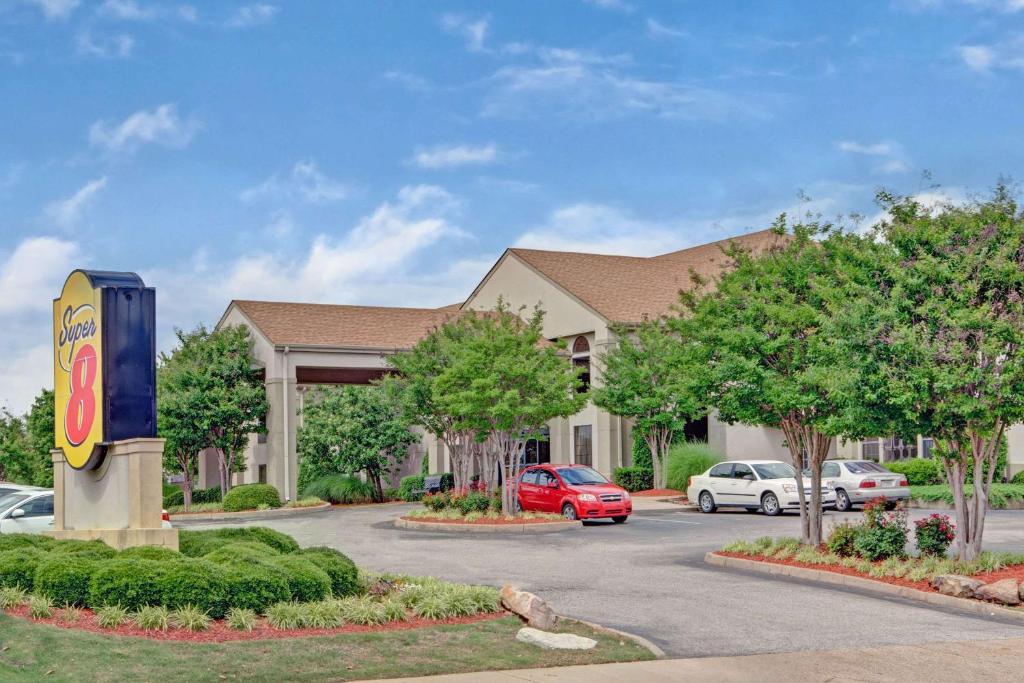 Super 8 by Wyndham Olive Branch - main image