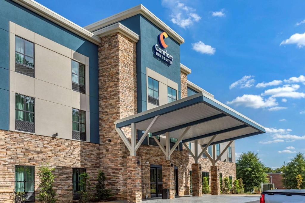 Comfort Inn & Suites - main image