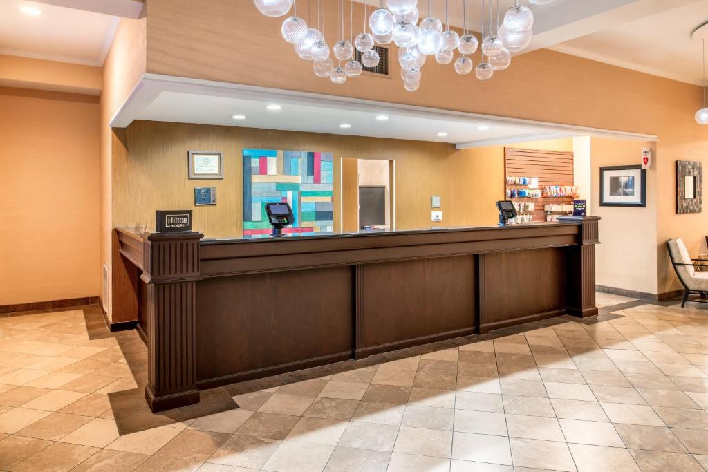 DoubleTree by Hilton Olympia - image 2