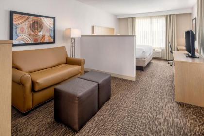 DoubleTree by Hilton Olympia - image 9