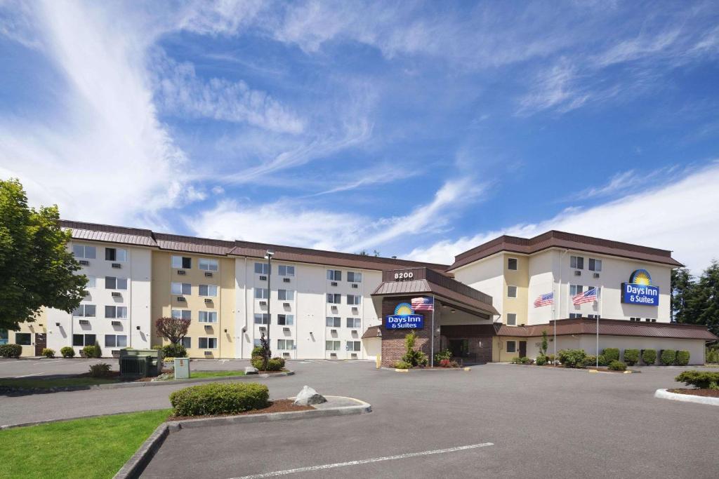 Days Inn by Wyndham Lacey Olympia Area - main image