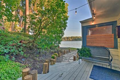 Waterfront Olympia Home with Private Beach and Kayaks! - image 15