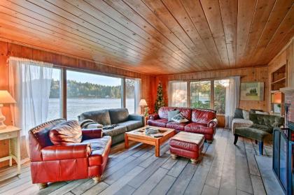 Waterfront Olympia Home with Private Beach and Kayaks! - image 2