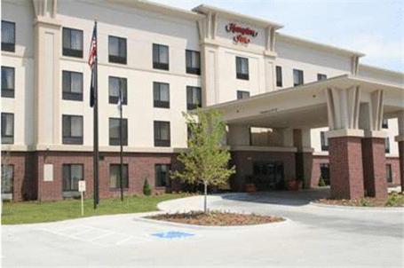 Newly Renovated Hampton Inn Omaha West Lakeside - main image