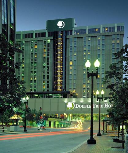 DoubleTree by Hilton Hotel & Executive Meeting Center Omaha-Downtown - main image