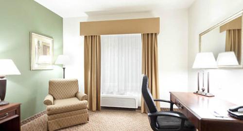 Holiday Inn Express Hotel & Suites Cherry Hills an IHG Hotel - image 2