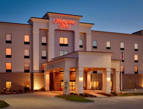 Hampton Inn Omaha/West Dodge Road Old Mill - main image