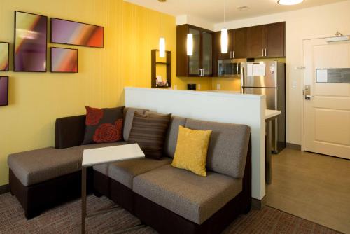 Residence Inn by Marriott Omaha Aksarben Village - image 4