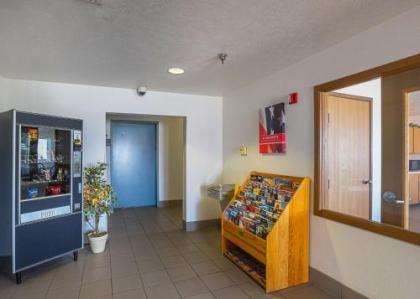 Motel 6 Omaha - IAT West - image 4