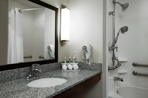 Holiday Inn Express & Suites Omaha South Ralston Arena an IHG Hotel - image 4