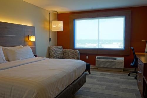 Holiday Inn Express & Suites Omaha - Millard Area an IHG Hotel - image 5