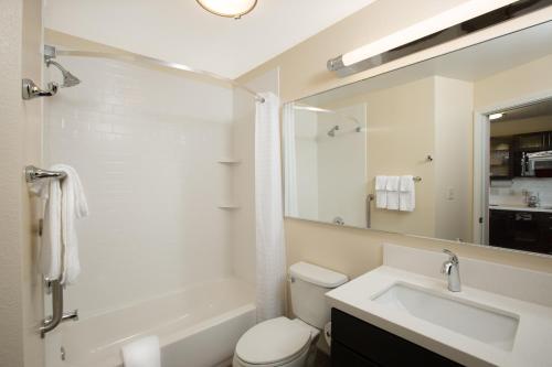 Candlewood Suites - Omaha Millard Area an IHG Hotel - image 3