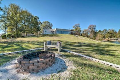 Lake Livingston House with Hot Tub Dock and Views! - image 12