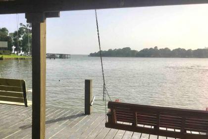 Waterfront Cabin #1 on Lake Livingston Texas - image 6