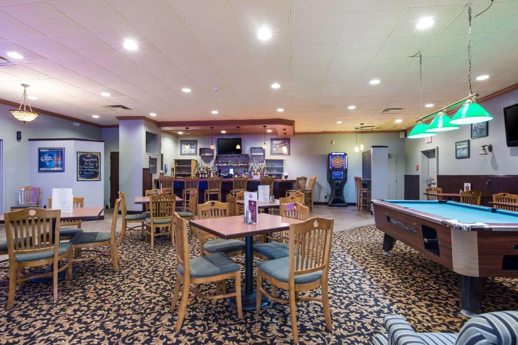 Quality Inn Oneonta Cooperstown Area - image 6