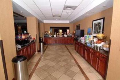 Hampton Inn Oneonta - image 15