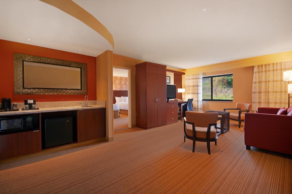 Courtyard by Marriott Oneonta - image 4